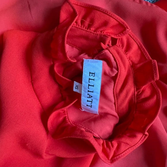 Vibrant Red Sleeveless Dress - Picture 5 of 7